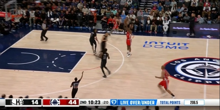 kaiyun-某3号1米83男性准备进场!第二节还有10+分钟 快船领先篮网33分了