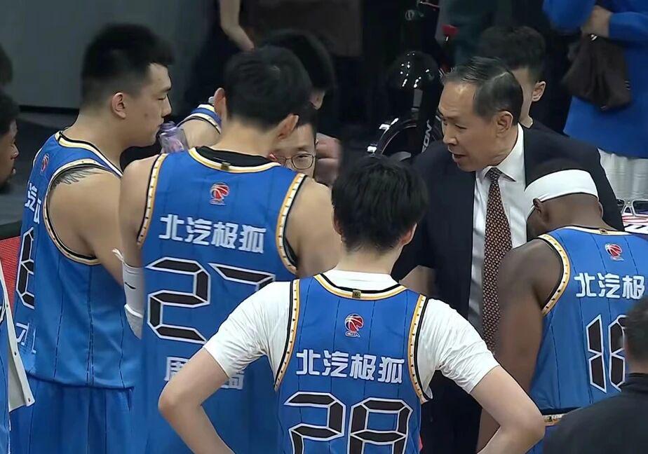 开云体育入口-CBA乱了:北京广东重返四强,山东男篮掉到第六,辽宁冲击前八